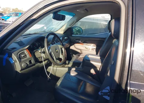 2013 Chevrolet Tahoe Ls z USA, uszkodzony, nr VIN 1GNSCAE0XDR354759